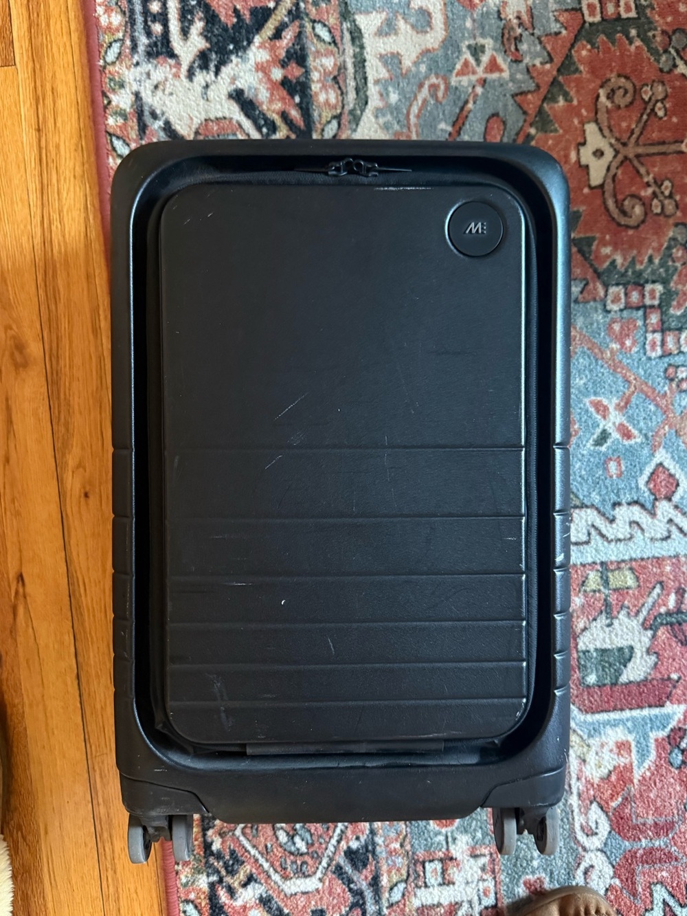 Monos hard sided suitcase roller carry on